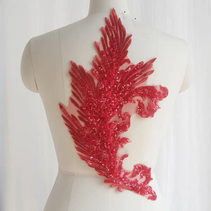 LS332 paillettes de polyester rouge brodée, patchs appliqué en dentelle